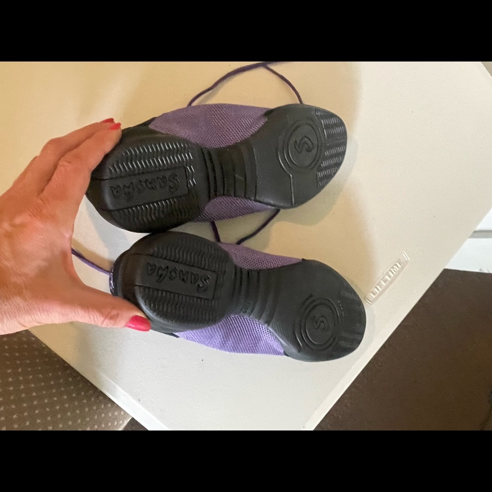 Dancing shoes - Picture 3 of 3